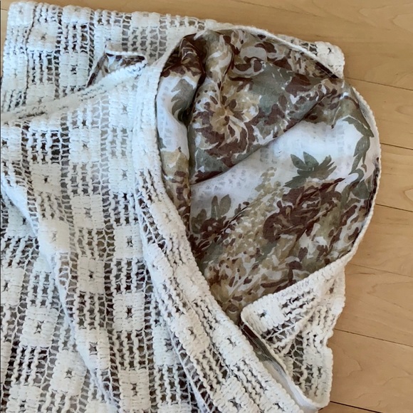 Xhilaration Infinity Scarf - Picture 2 of 4